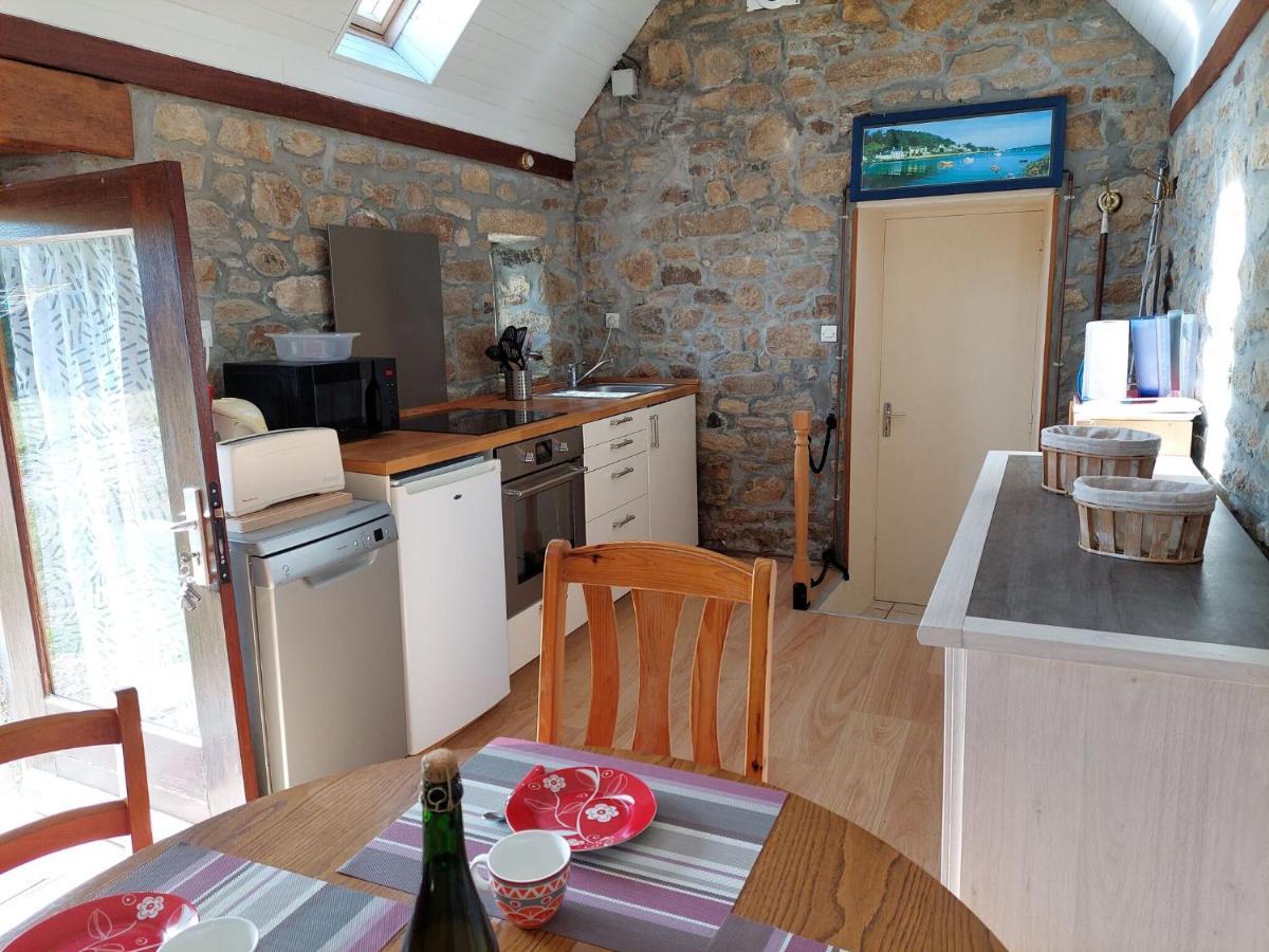 Holiday Home In Plouarzel 外观 照片